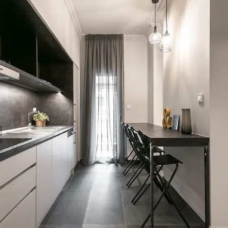 2 Bedroom Cozy Flat * 塞萨洛尼基
