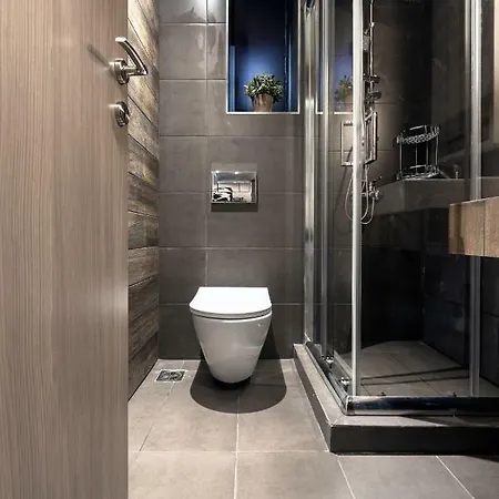 2 Bedroom Cozy Flat Apartment *